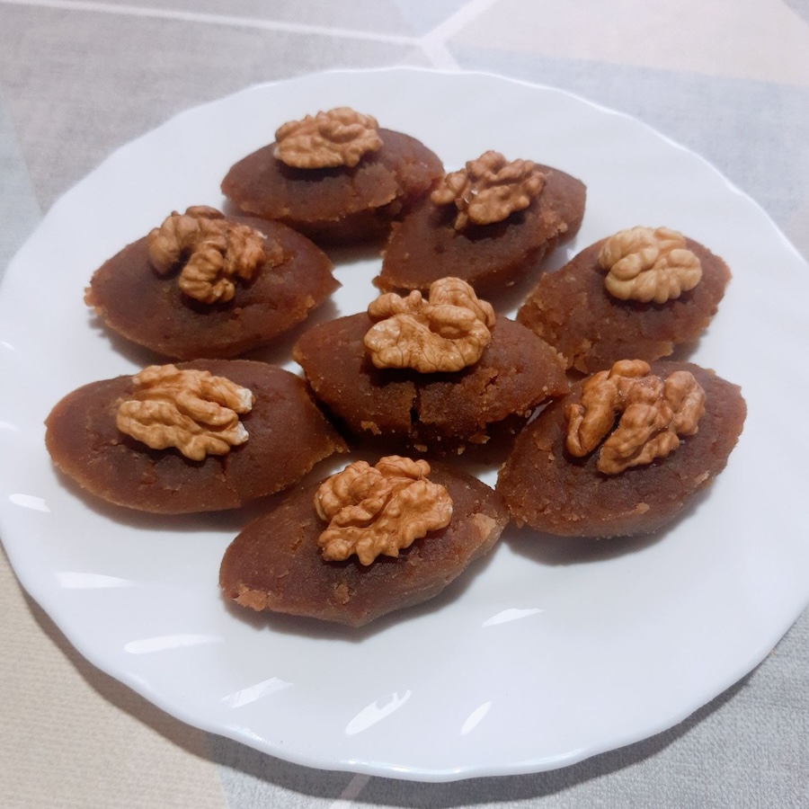 Halva s orasima